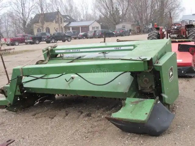 John Deere 1327 Faucheuse-conditionneuse à disques