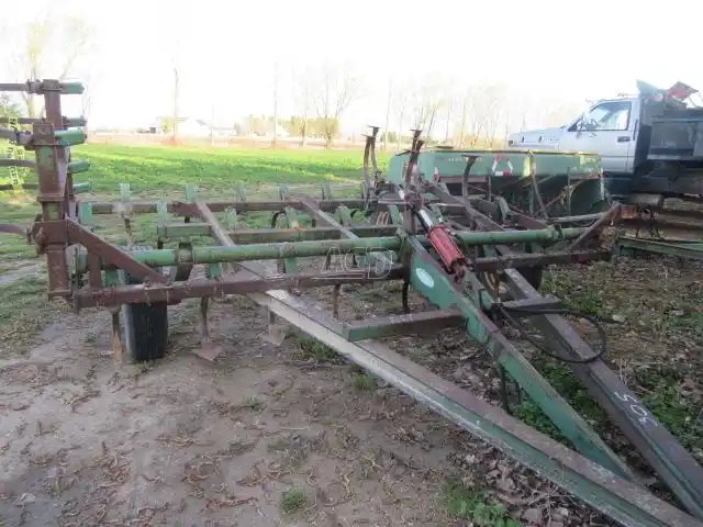 John Deere 1000 Cultivateur