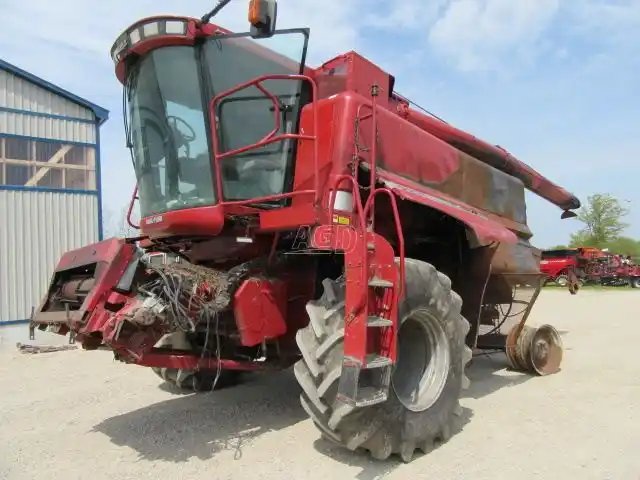 Case IH 2377 Batteuse