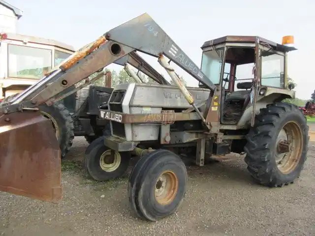 1975 White 2-105 Tracteur