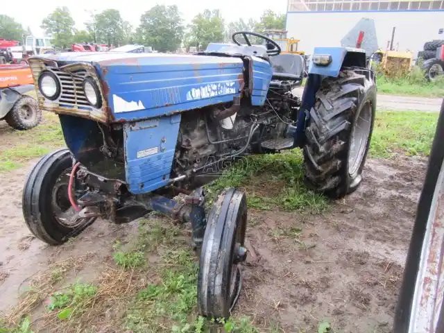 1984 Universal 640 Tracteur