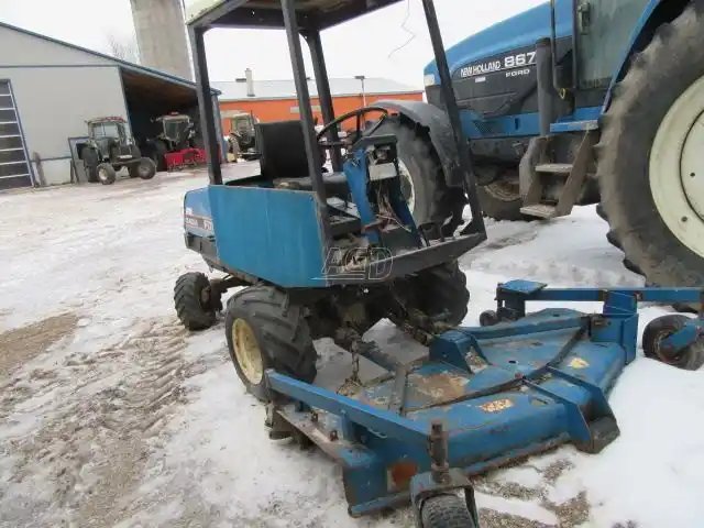 1990 Ford CM224 Tondeuse frontale