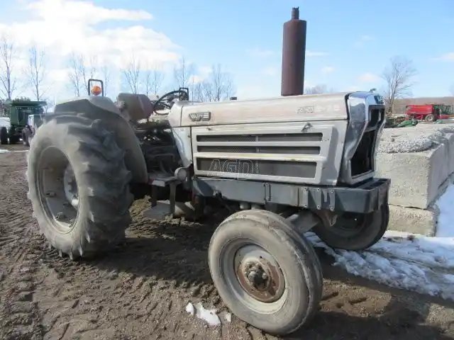 White 2-75 Tracteur