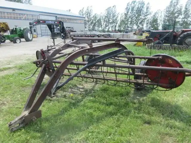 Massey Ferguson 36 râteau