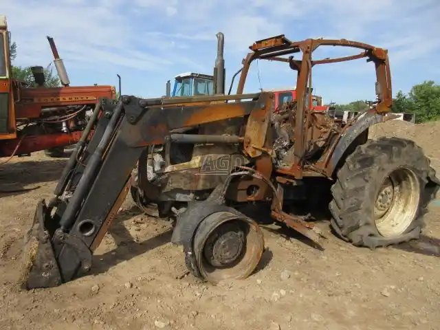 New Holland TS100A Tracteur