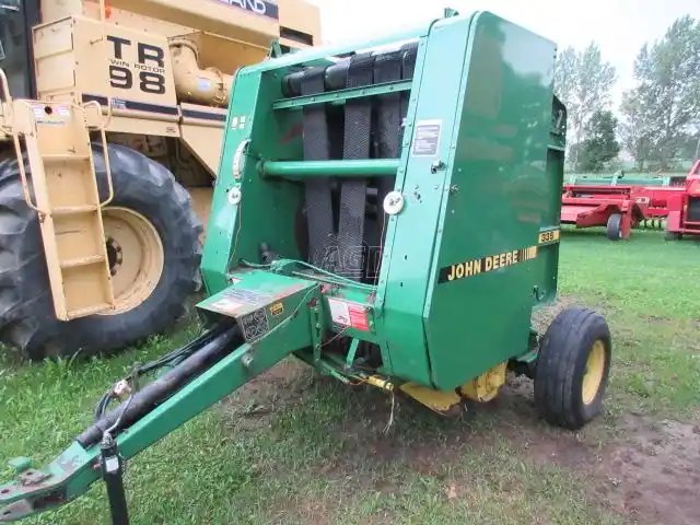 John Deere 335 Presse à Balle Ronde