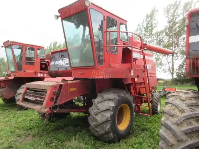 1978 Massey Ferguson 750 Batteuse
