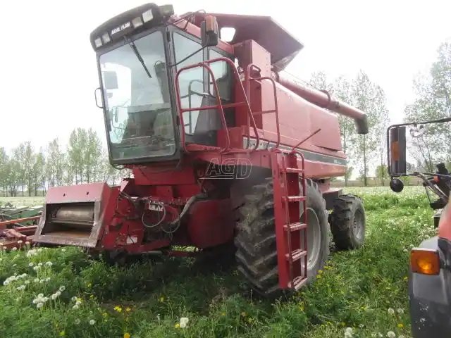 1993 Case IH 1688 Batteuse