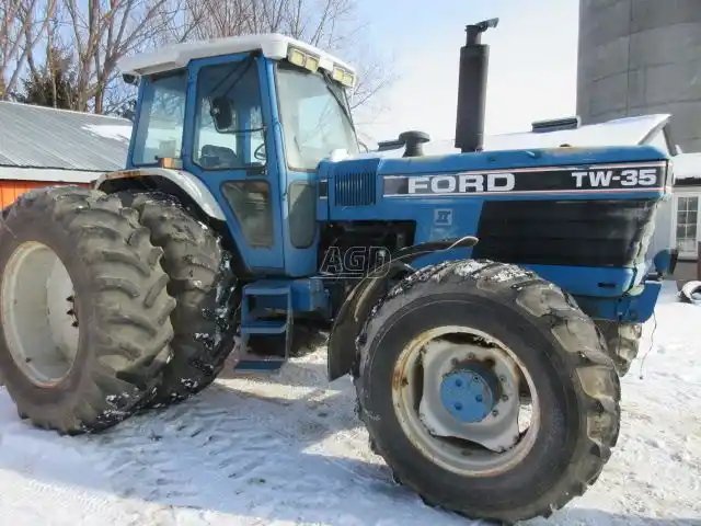 1987 Ford TW35 II Tracteur