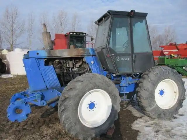 Versatile 276 Tracteur
