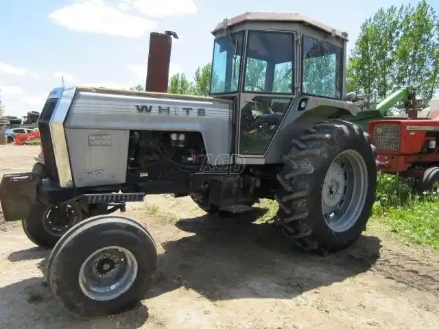1975 White 2-85 Tracteur