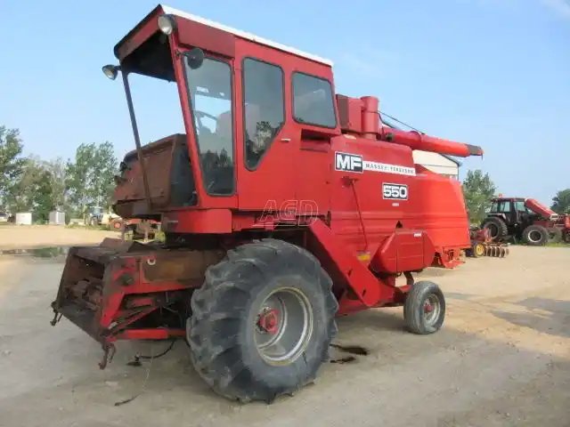 1979 Massey Ferguson 550 Batteuse