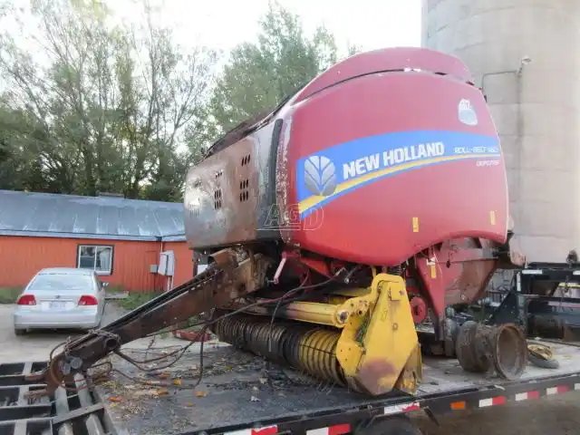 New Holland ROLL-BELT 460 Presse à Balle Ronde