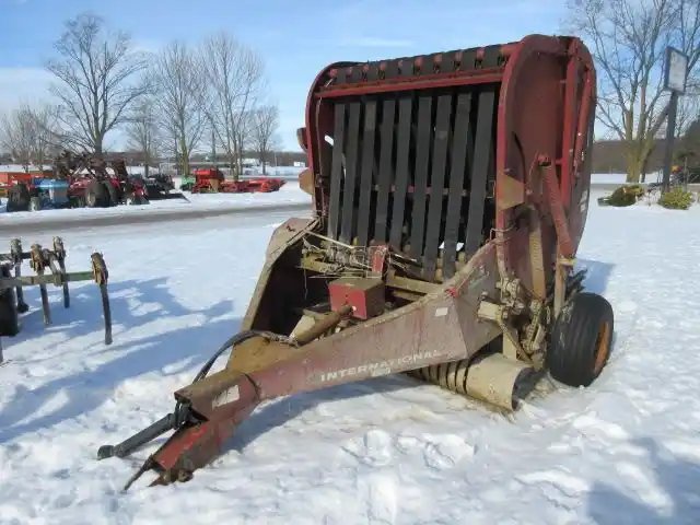 International Harvester 241 Presse à Balle Ronde