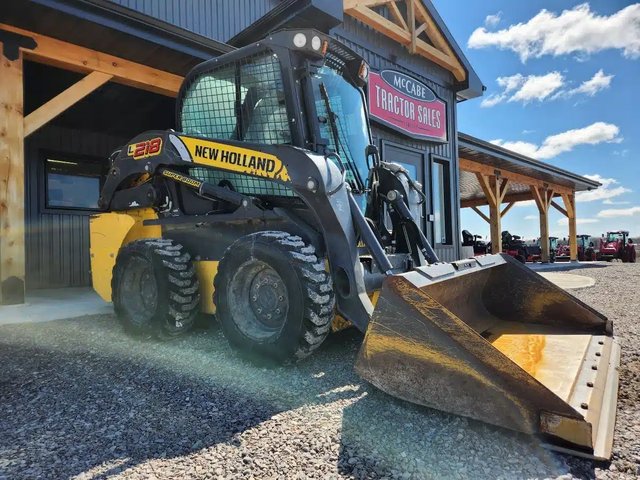 2019 New Holland L218 chargeuse à direction à glissement