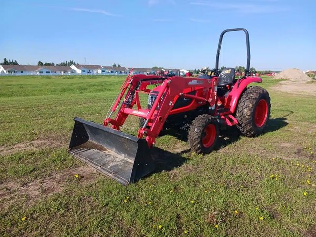 2022 Kioti NS4710 HST Tracteur