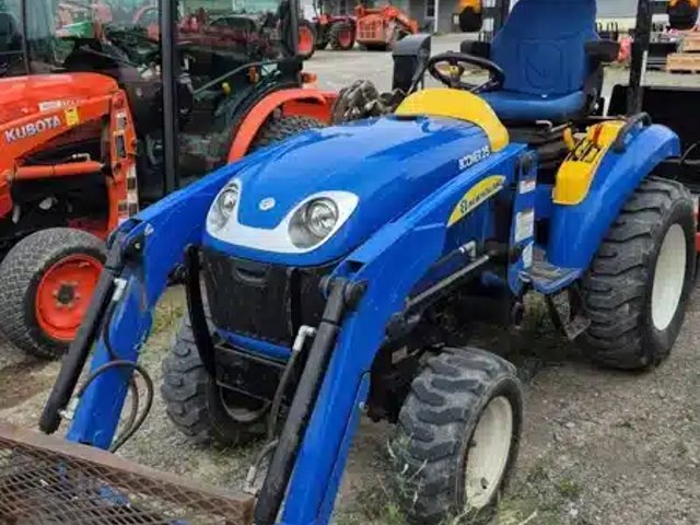 2012 New Holland BOOMER 25 Tracteur