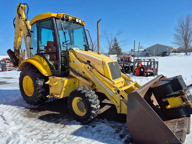 2007 New Holland Construction LB75B Rétrocaveuse