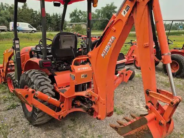 2014 Kubota B26 Rétrocaveuse
