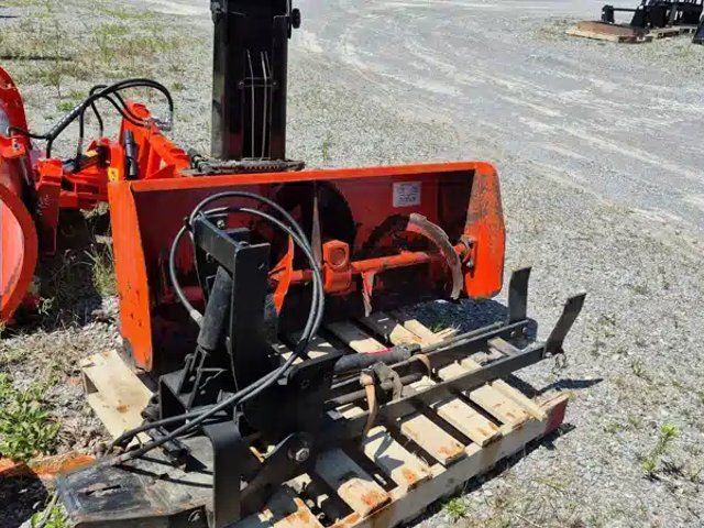 2005 Kubota B2781 Souffleur à neige