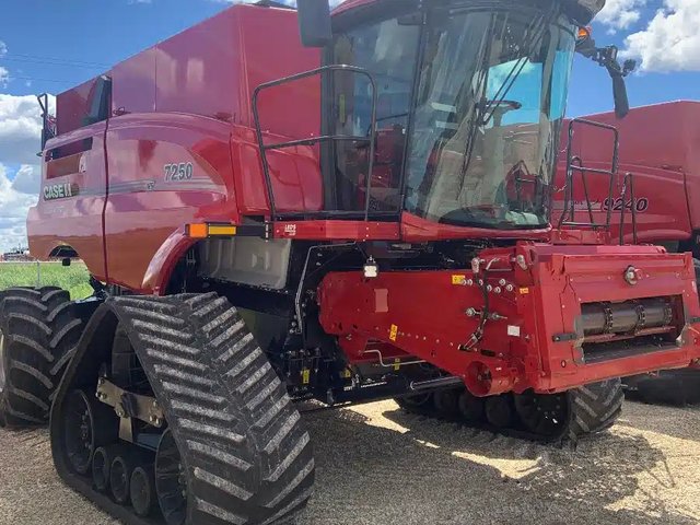 2022 Case IH 7250 Batteuse