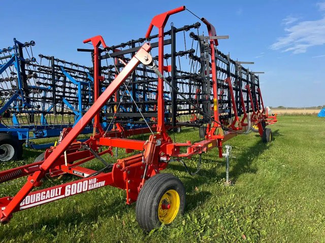 2014 Bourgault 6000 Herse