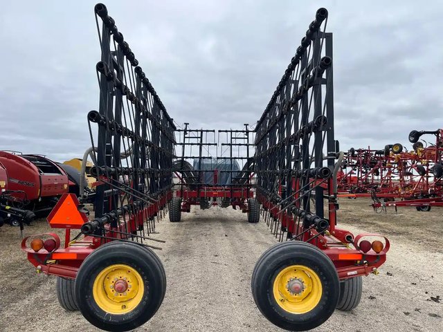 2014 Bourgault 7200 Herse