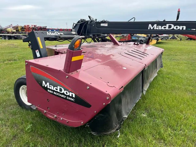 2012 MacDon R85 Faucheuse-conditionneuse à disques