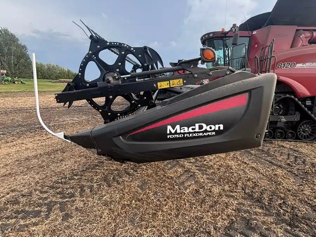 2016 MacDon FD75