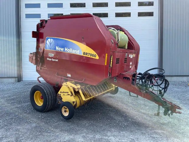 2010 New Holland BR7060 Presse à Balle Ronde