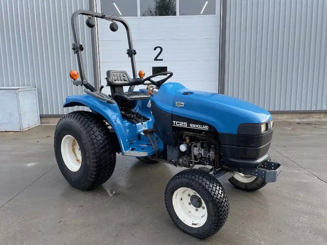 2000 New Holland TC25 Tracteur