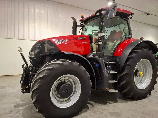 2023 Case IH OPTUM 300 Tracteur