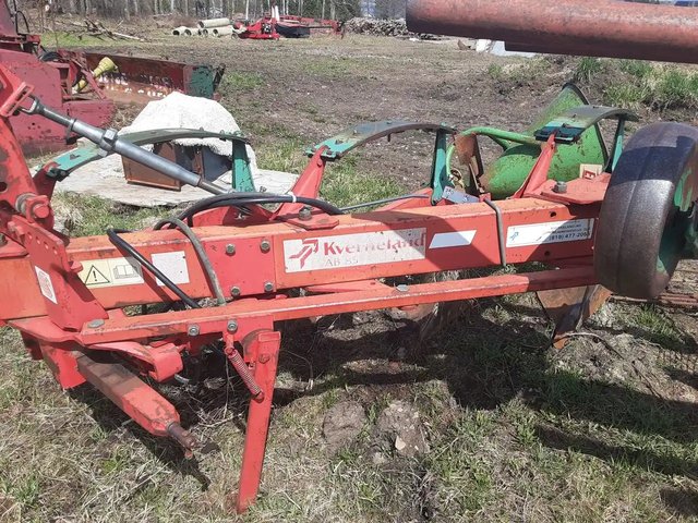 Kverneland AB85 Charrue