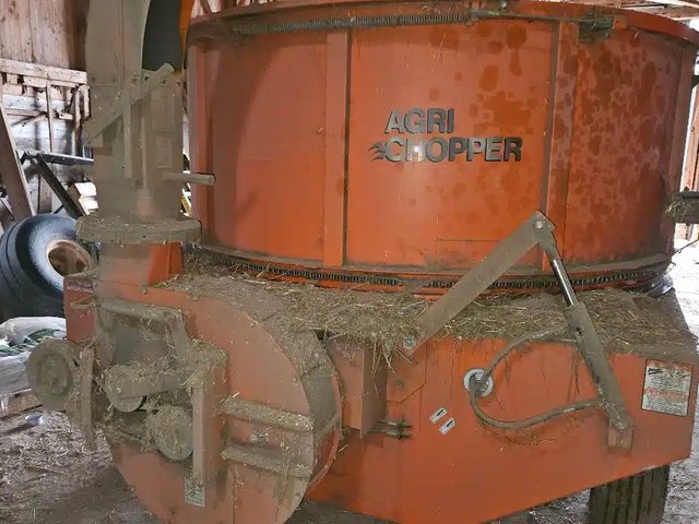 Valmetal AGRI CHOPPER 5600 Processeur de Balle