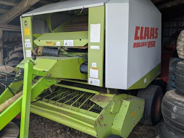 2004 CLAAS ROLLANT 250 Presse à Balle Ronde