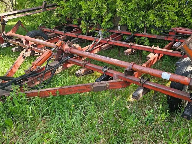 International 18 pieds Cultivateur
