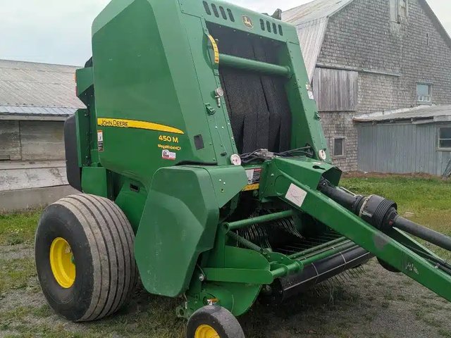2022 John Deere 450M Presse à Balle Ronde