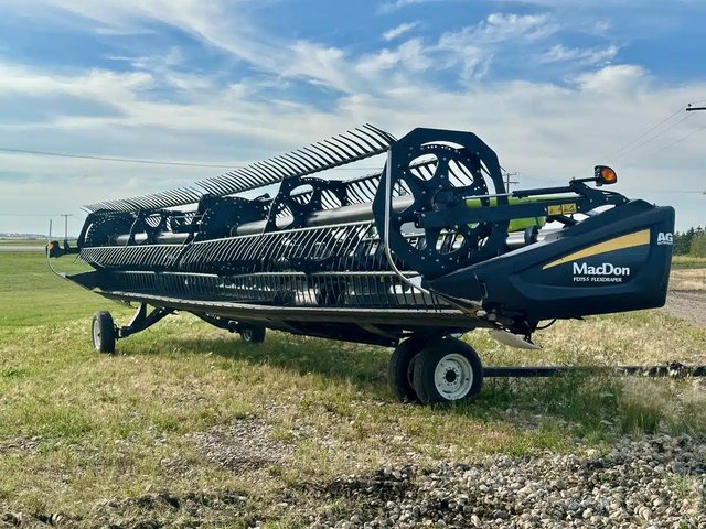 2017 MacDon FD75