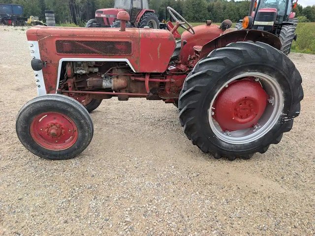 1959 International B275 Tracteur
