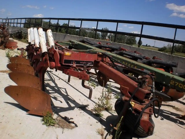 International Harvester 730 Charrue