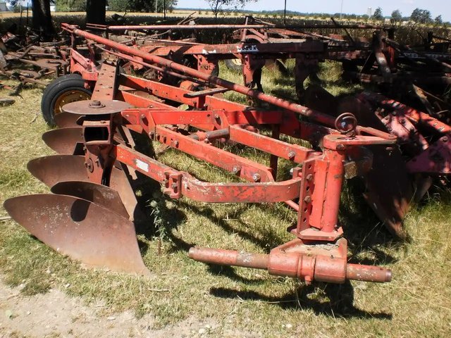 Massey Ferguson 88 Charrue