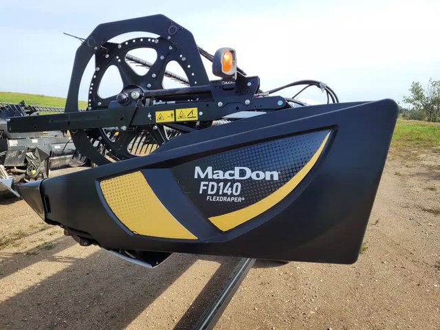 2018 MacDon FD140