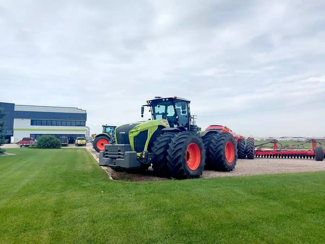 2022 CLAAS XERION 4500 Tracteur