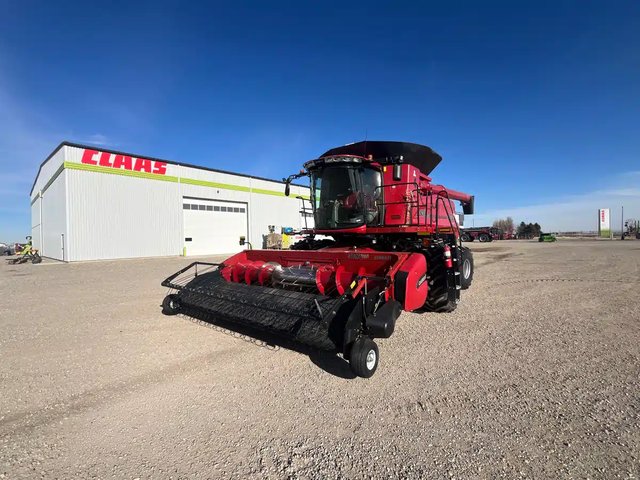 2021 Case IH 8250 Batteuse