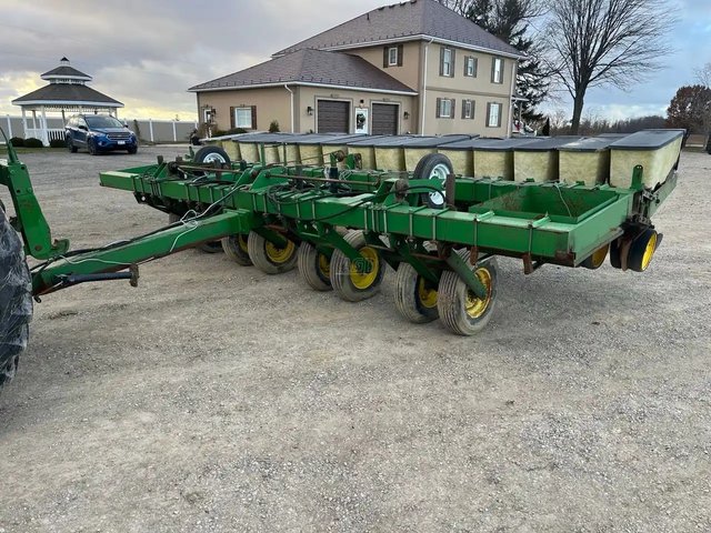 John Deere 7000 Planteur