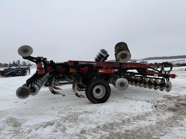 2012 Case IH ECOLO-TIGER 870 disque scarificateur