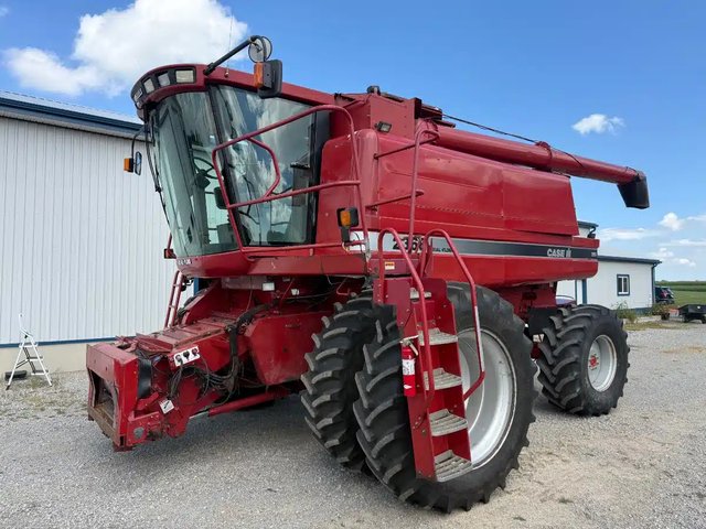Case IH 2366 Batteuse