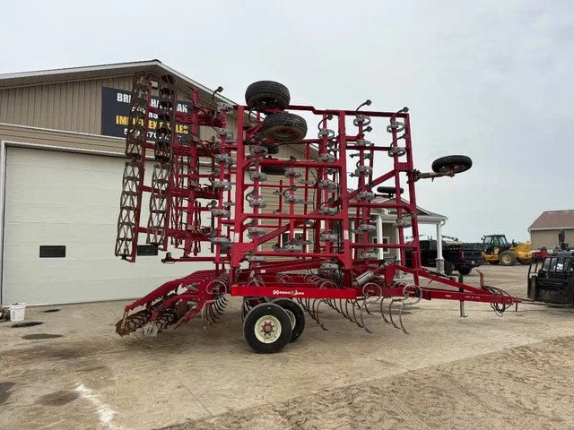 Kongskilde 2800-33’ Cultivateur