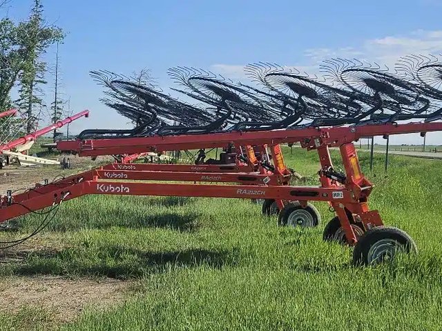 2026 Kubota RA212CR râteau