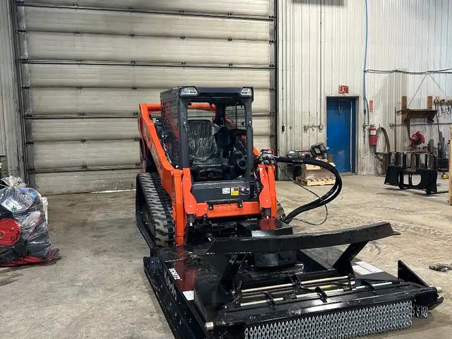 2025 Kubota SVL75-3 accessoires pour chargeuse à direction à glissement